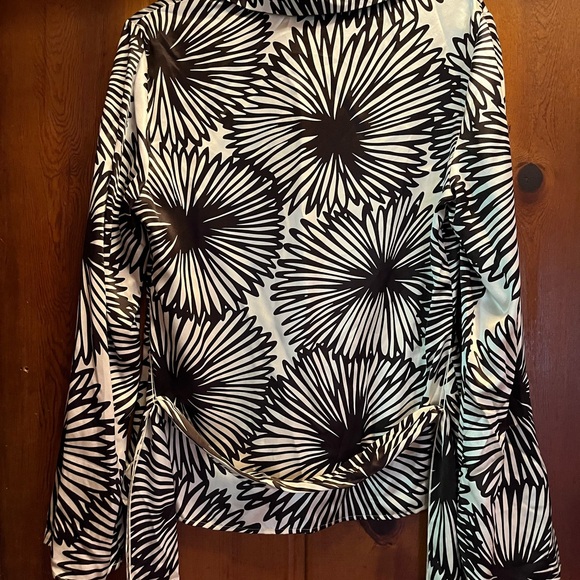 Grace Dane Lewis brown and white, silk blouse, size 8. - Picture 3 of 5